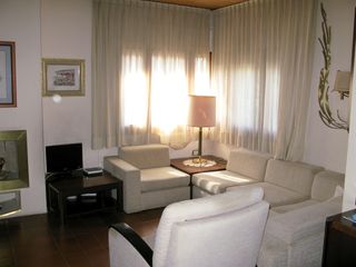 Miete Haus in Serraparera. Alquiler para empresas