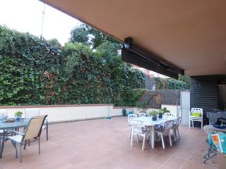 Rez-de-chaussée à Martinica - Ateneu. Estupenda planta baja en zona residencial