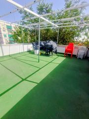Flat in Ciudad 70. Dúplex de 3 dormitorios con terraza y azotea privada en ciudad 7