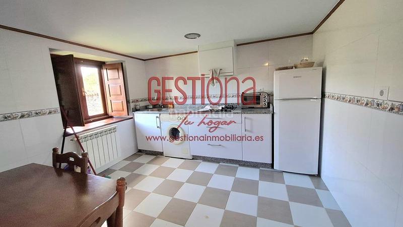 Foto 9fee2f96-2dc5-4464-baf9-96025444ad24. Casa adossada amb calefacció aparcament a Solórzano