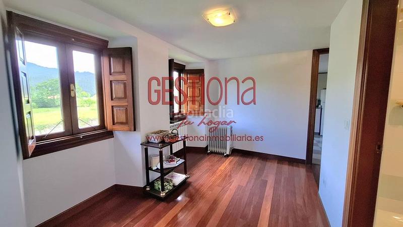 Foto dd6757ef-5d83-4b96-ae91-c92751bd7eca. Casa adossada amb calefacció aparcament a Solórzano