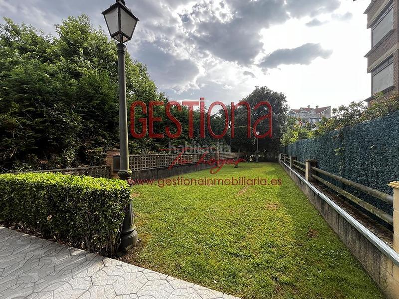 Foto aa3bec12-a5b8-4062-818a-4c80ca0f1c11. Àtic amb calefacció aparcament piscina a Palacio Noja