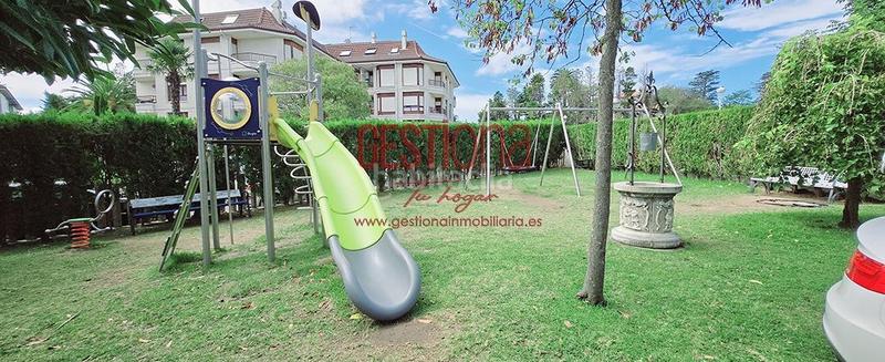 Foto 514a689a-d8d2-43d7-8540-2c0e6988c85a. Ático luminoso ático en la zona de salceda. en Tregadín Noja