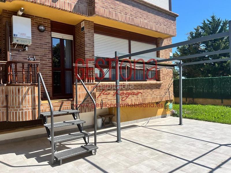 Foto e28cf4e6-2bda-4bb8-a2a8-037c9085a1e4. Planta baixa amb calefacció aparcament piscina a Noja