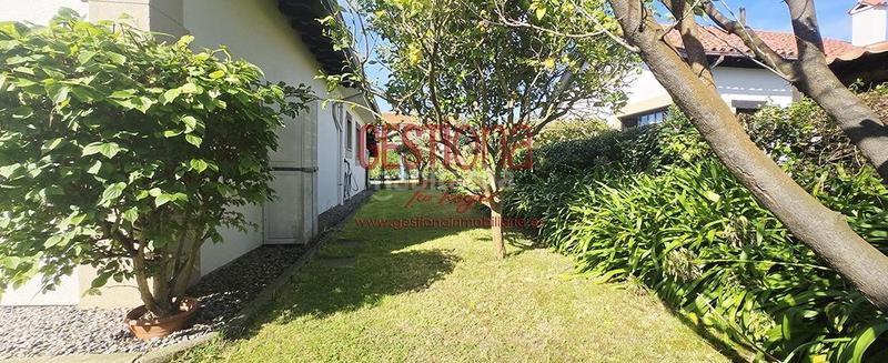 Foto 2a6b4930-343d-4611-a573-1940090a70fe. Chalet casa independiente de planta baja con piscina. Galizano en Ribamontán al Mar