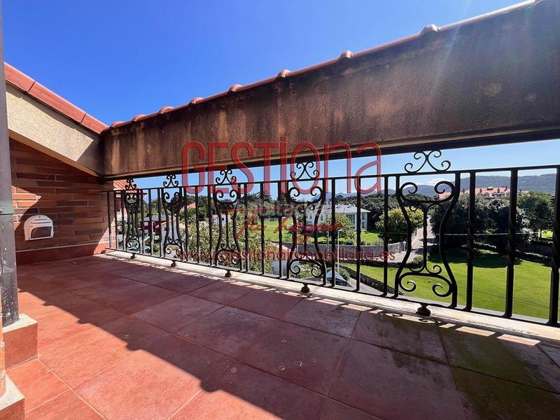 Foto 62192327-430c-4d47-8408-30c7bb2f9446. Àtic amb calefacció aparcament piscina a Ris Noja