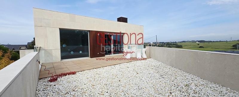 Foto 3fb1acf2-6f6f-4404-8b3d-42a2c079e91c. Xalet amb calefacció aparcament a Maoño - Azoños Santa Cruz de Bezana