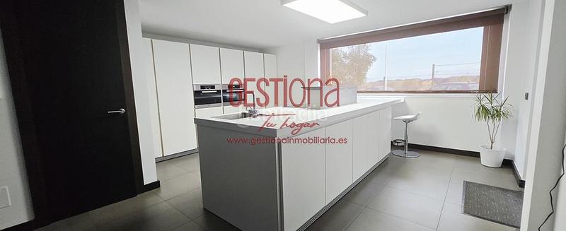 Foto 50d00969-aa72-4e40-881e-3aff2316a2d5. Xalet amb calefacció aparcament a Maoño - Azoños Santa Cruz de Bezana