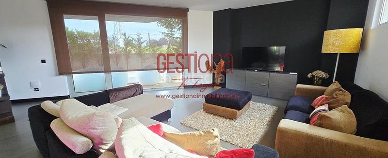 Foto 80d1c23e-af55-4ece-9de1-caee9e0f23a6. Xalet amb calefacció aparcament a Maoño - Azoños Santa Cruz de Bezana