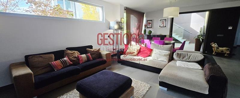 Foto cba348fd-4d5d-4752-87ae-b4535a322f0f. Xalet amb calefacció aparcament a Maoño - Azoños Santa Cruz de Bezana