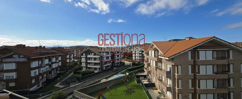 Foto 0dc86f99-dd01-4ce3-b1da-2a435835f6fb. Rent penthouse with heating parking pool in Pedroso Noja