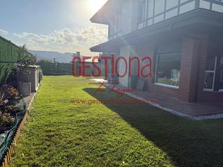 Casa aparellada en Cotolino. Exclusivo chalet pareado en la loma. castro urdiales.