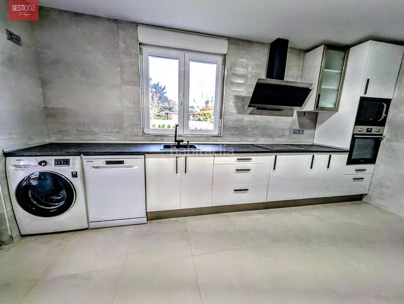 Foto 3405c86d-860c-4bb7-9718-c52a2476bd01. Casa amb aparcament a Ajo Bareyo