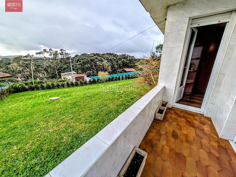 Foto a3d435af-89b1-48af-9c0e-8c45d8cf406f. Casa amb aparcament a Ajo Bareyo