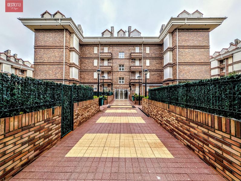 Foto b8e46269-27d1-42dc-9bbb-fec46864b380. Apartament amb calefacció aparcament piscina a Ris Noja