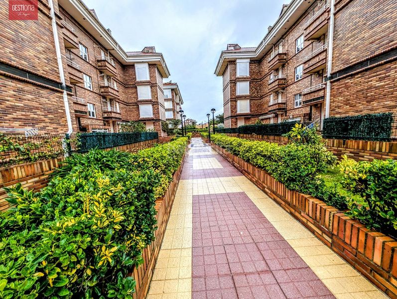 Foto f283940c-c272-45fb-be98-9b0ed96887da. Apartament amb calefacció aparcament piscina a Ris Noja