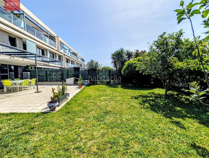 Foto 69490be0-e2d8-4bbf-9e0d-81386d9f7413. Planta baixa amb calefacció aparcament piscina a Santander