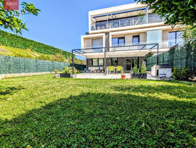 Foto a8a707ae-f50b-4f40-9a3f-80a60da013d5. Planta baixa amb calefacció aparcament piscina a Santander