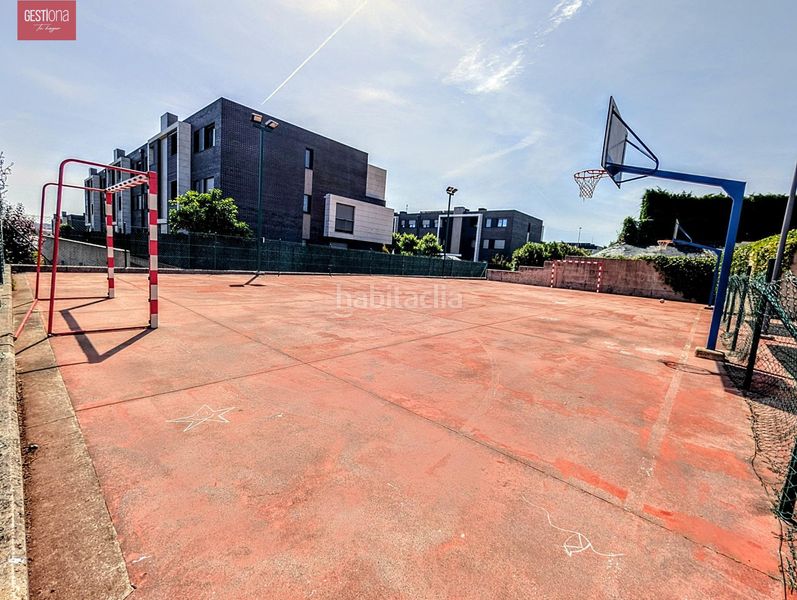 Foto b7acb569-7ac2-4cf4-afee-ad79955dbc60. Planta baixa amb calefacció aparcament piscina a Santander