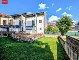 Casa a schiera in Pedroso. Adosado con maravillosa zona exterior en el corazon de noja