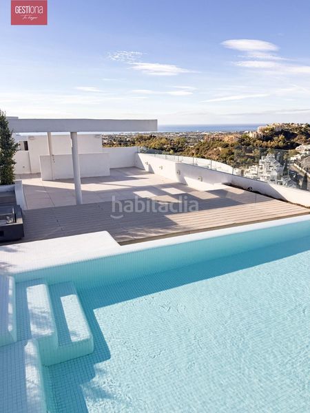 Foto 43544635-9574-4e6e-ac91-297c79230c03. Àtic amb calefacció aparcament piscina a El Paraíso Benahavís