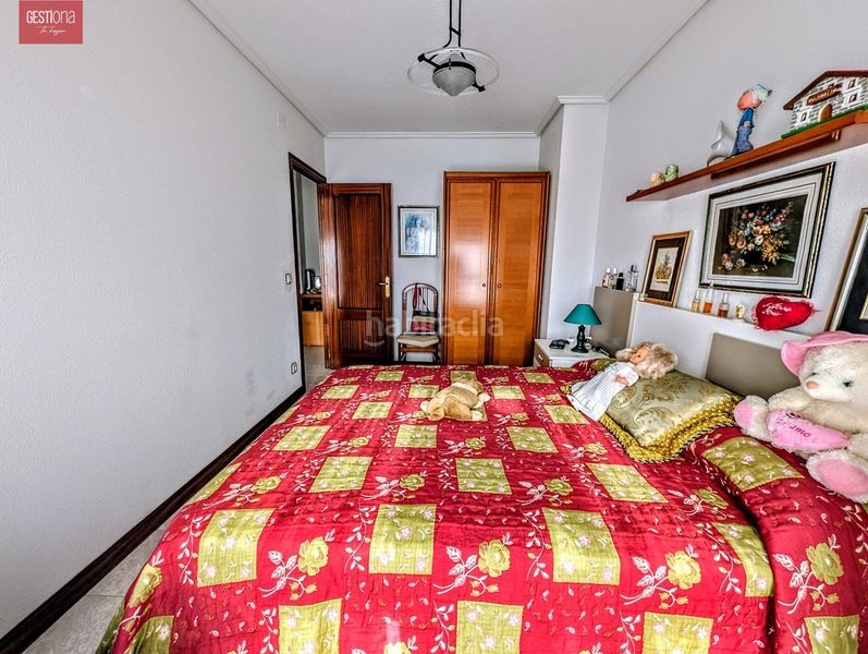 Foto 1325eca4-a015-4746-ae29-ecd78b3d1b2c. Apartament amb aparcament a Palacio Noja