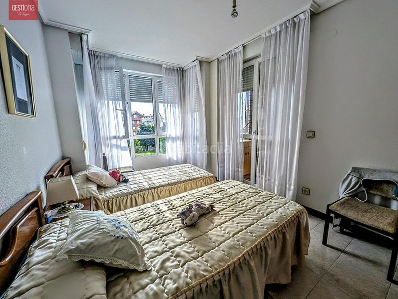 Foto 997a7eb9-7dc3-4bb6-8626-5ca8e8f287cf. Apartament amb aparcament a Palacio Noja