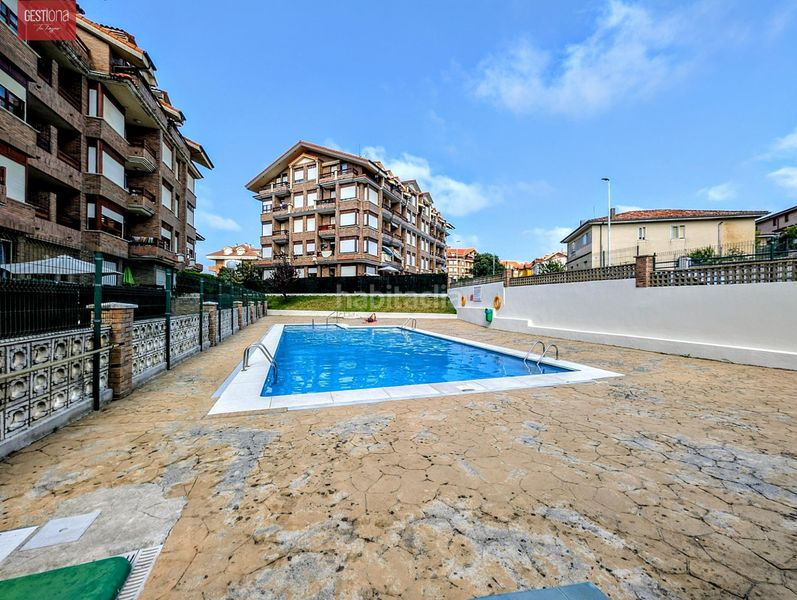 Foto 511a35bd-5e9a-4b60-8226-18d1b5148e91. Dachwohnung mit heizung parking pool in Ris Noja