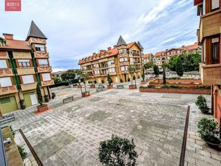 Appartement à Pedroso. Coqueto apartamento en el centro de noja a pocos pasos de la pla