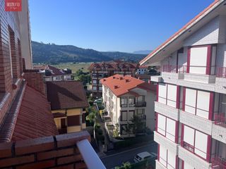 Penthouse in Tregadín. Ático con amplias terrazas en el centro de noja