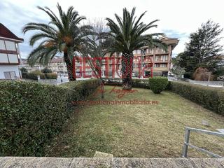 Planta baixa en Ris. A 350m de la playa de ris! impecable bajo de tres dormitorios co