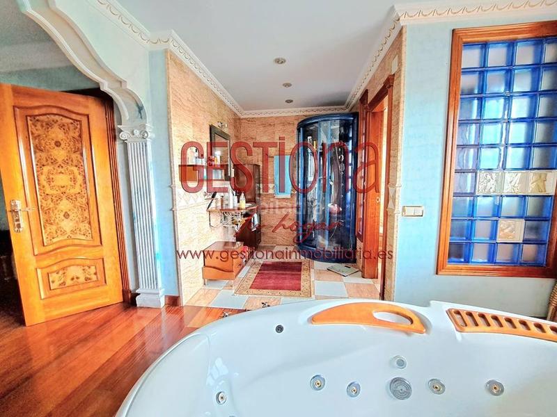 Foto 34aa023d-1074-47ce-a5d0-1e6ab3ce2f04. Casa bifamiliare con riscaldamento parcheggio piscina in Santa Cruz de Bezana