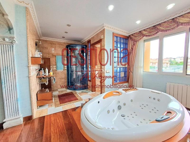 Foto 6210f33d-c3dd-410b-aef3-30980f0c52c5. Casa bifamiliare con riscaldamento parcheggio piscina in Santa Cruz de Bezana