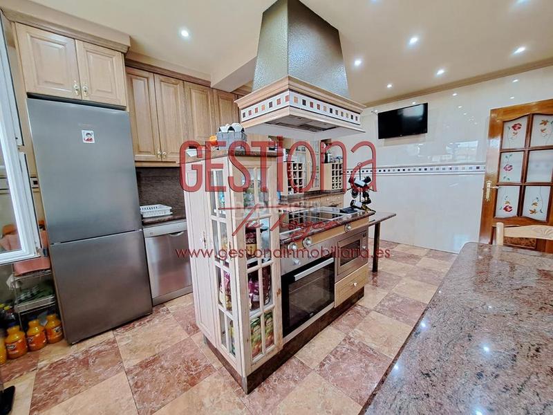 Foto 67e587ec-b1d3-4e5e-ad33-d1325114d3cc. Casa bifamiliare con riscaldamento parcheggio piscina in Santa Cruz de Bezana