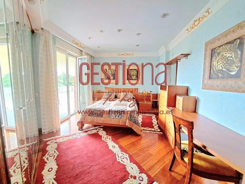 Foto 81fbf2fc-9366-4638-b83a-335b12accb2e. Casa bifamiliare con riscaldamento parcheggio piscina in Santa Cruz de Bezana