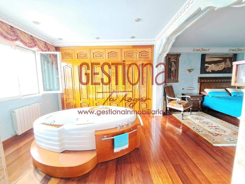 Foto 88b227ca-7b94-487e-8553-47a11e6e12f2. Casa bifamiliare con riscaldamento parcheggio piscina in Santa Cruz de Bezana