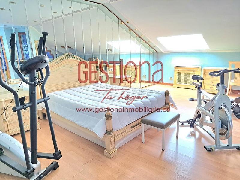 Foto 996841f4-32b3-4b8c-8aaf-3a31635a82fe. Casa bifamiliare con riscaldamento parcheggio piscina in Santa Cruz de Bezana