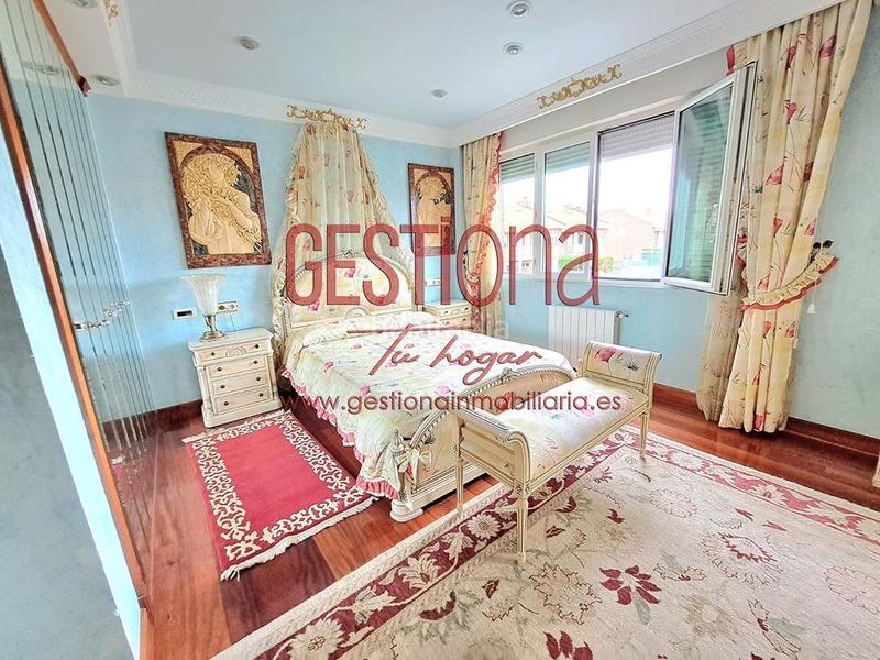 Foto 9d7a49b9-8141-4aff-a4c5-9670a76e1a43. Casa bifamiliare con riscaldamento parcheggio piscina in Santa Cruz de Bezana