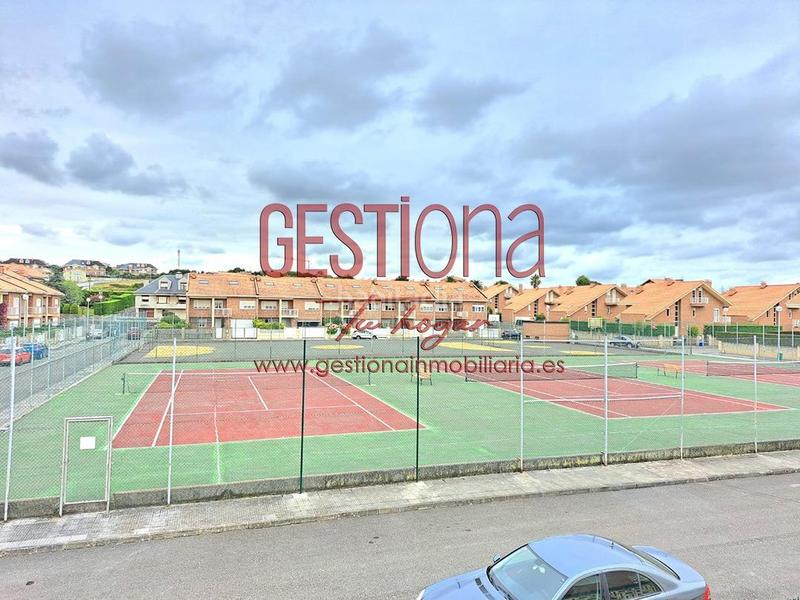 Foto 9f371691-a193-4954-adba-fe28f3ec4a8d. Casa bifamiliare con riscaldamento parcheggio piscina in Santa Cruz de Bezana