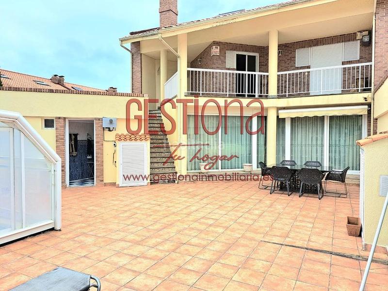 Foto ac16f863-46ec-4ea7-ba70-2be3eaf91ecd. Casa bifamiliare con riscaldamento parcheggio piscina in Santa Cruz de Bezana