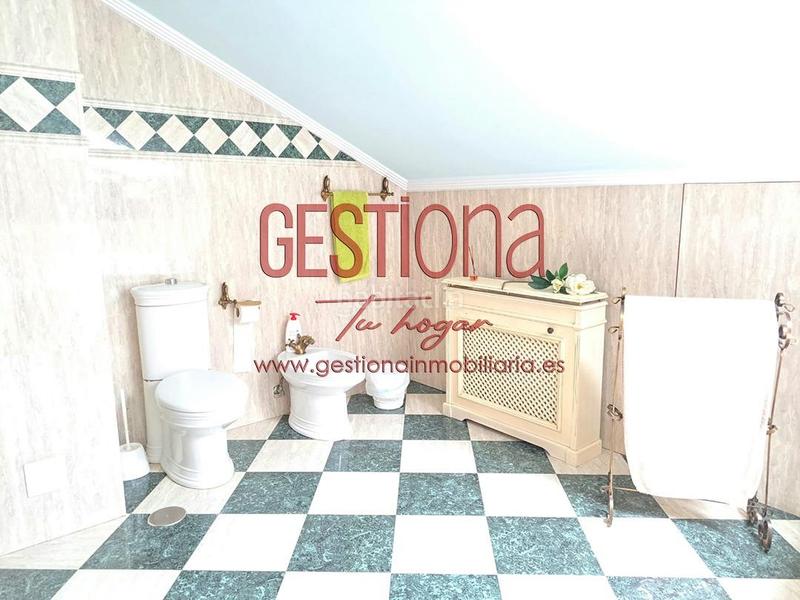 Foto ae5e5232-0d17-4de3-a371-5db81c57cfe3. Casa bifamiliare con riscaldamento parcheggio piscina in Santa Cruz de Bezana