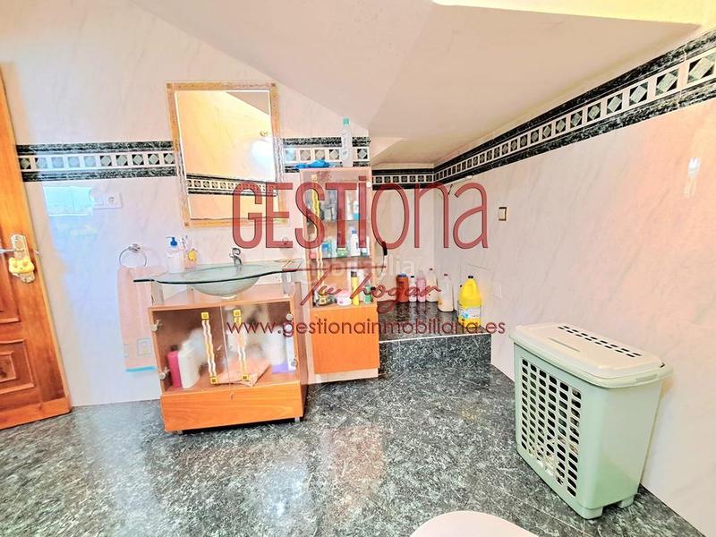 Foto b1d14506-a837-47de-b52d-804bf4c5786f. Casa bifamiliare con riscaldamento parcheggio piscina in Santa Cruz de Bezana