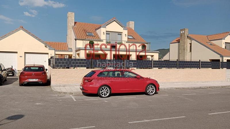 Foto b5dfd9a7-2543-4aae-9b6b-a0dff8e72dca. Casa bifamiliare con riscaldamento parcheggio piscina in Santa Cruz de Bezana