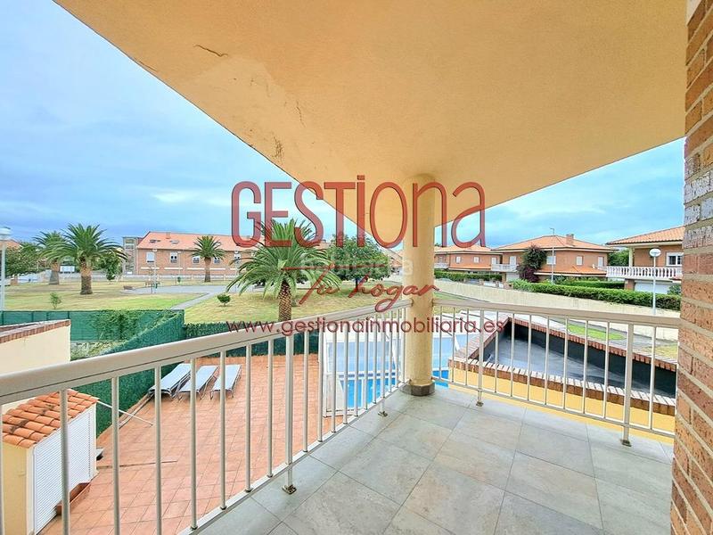 Foto bd1c12bd-0183-405b-b709-6d190e4ee8b4. Casa bifamiliare con riscaldamento parcheggio piscina in Santa Cruz de Bezana