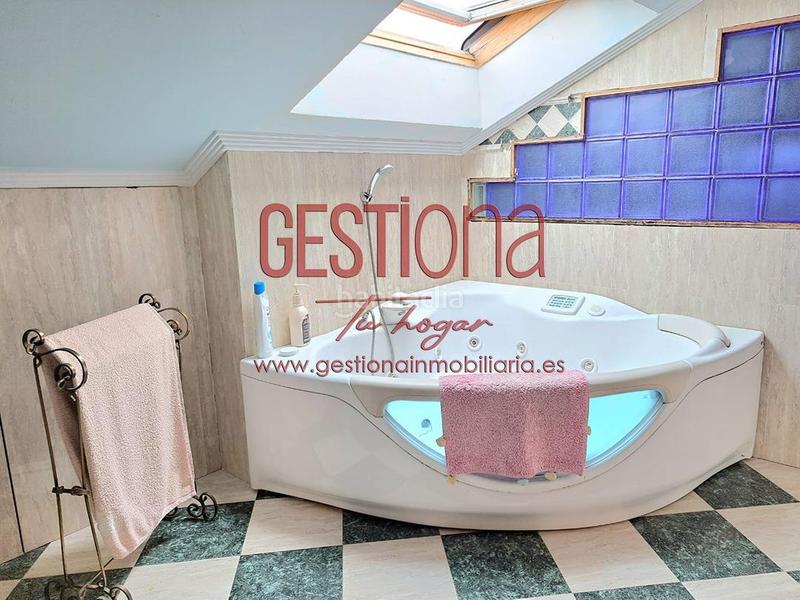 Foto e21a7850-ebce-474a-8b84-c8e9e42a4e43. Casa bifamiliare con riscaldamento parcheggio piscina in Santa Cruz de Bezana