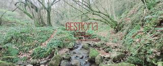 Maison à Penagos. Cabaña con arroyo,  proyecto y cambio de uso en llanos. penagos