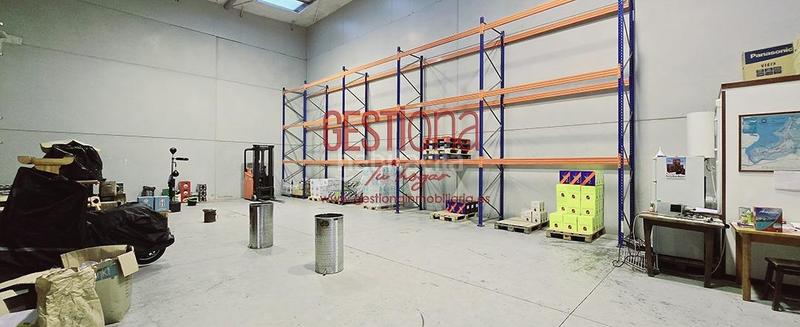 Foto f1891a8c-9769-4deb-bdae-41b75e8274f8. Nau industrial a Marina de Cudeyo