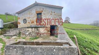 Casa a Arredondo. Cabaña de piedra para reformar con amplia parcela. bustablado.