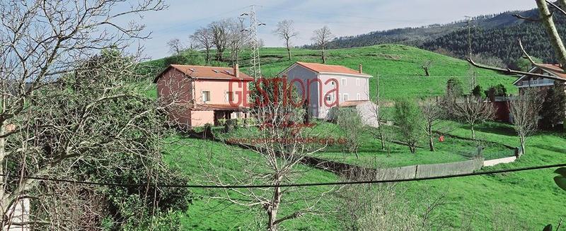 Foto 277b7713-9b88-4ee8-b2a7-e0da4971561b. Casale con riscaldamento parcheggio in Tanos Torrelavega
