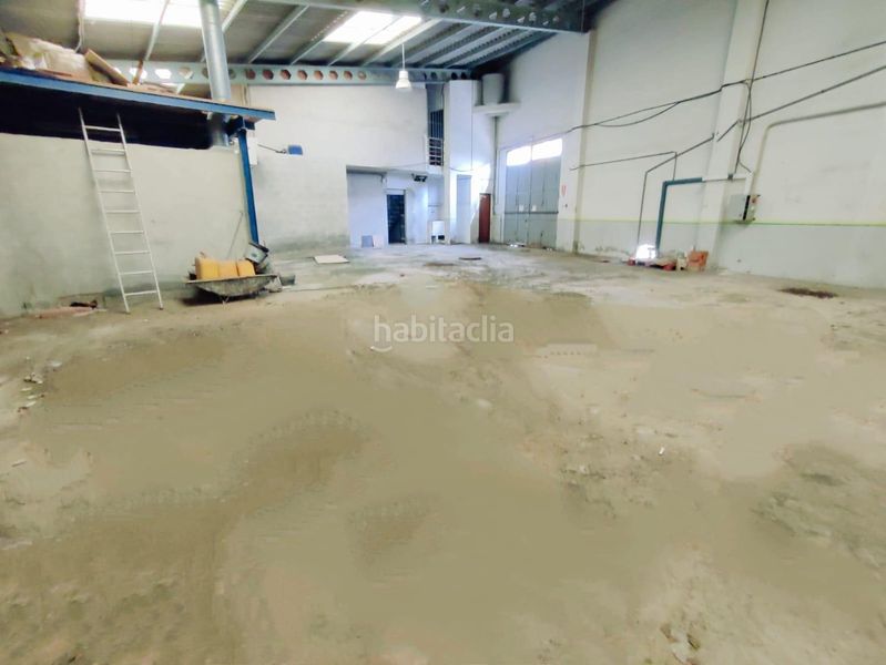 Foto 97a3e947-4b8a-4a7d-81c9-e2a28385773d. Bâtiment à usage industriel dans Betxí